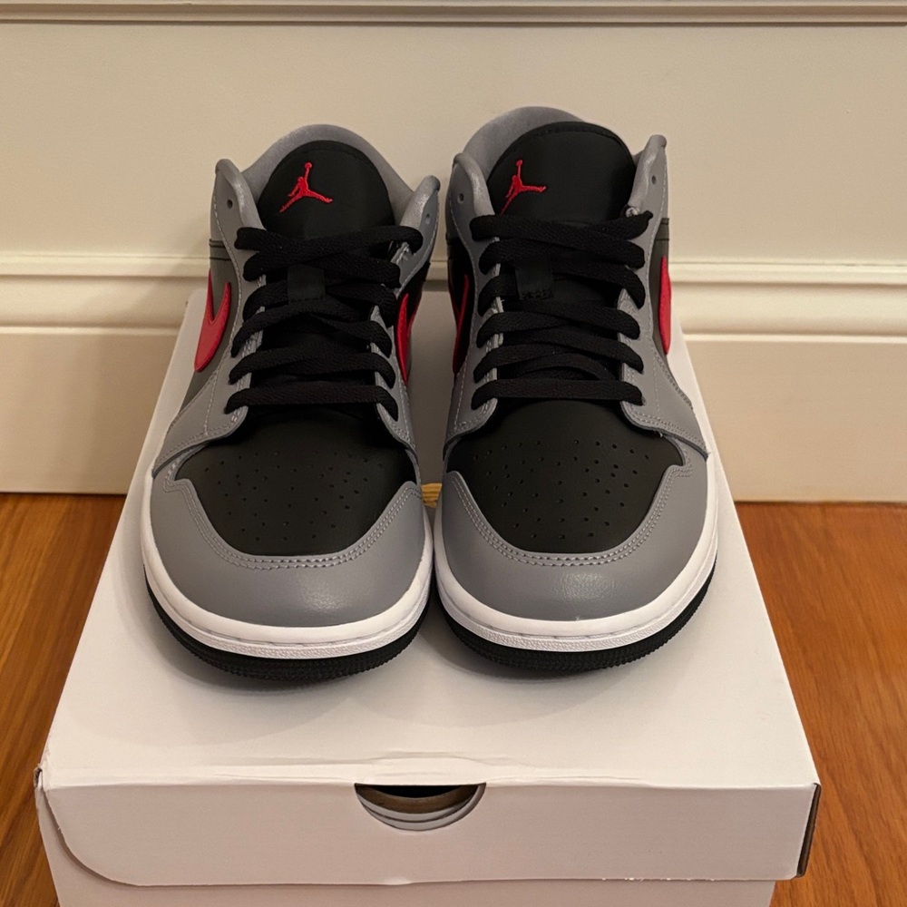 Air Jordan 1 Low - NWT